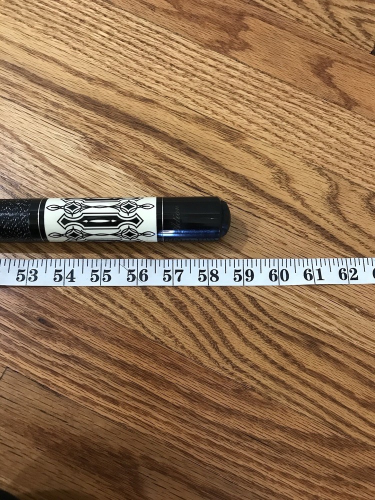 Action Pool Cue And Case ACT71 18 Oz