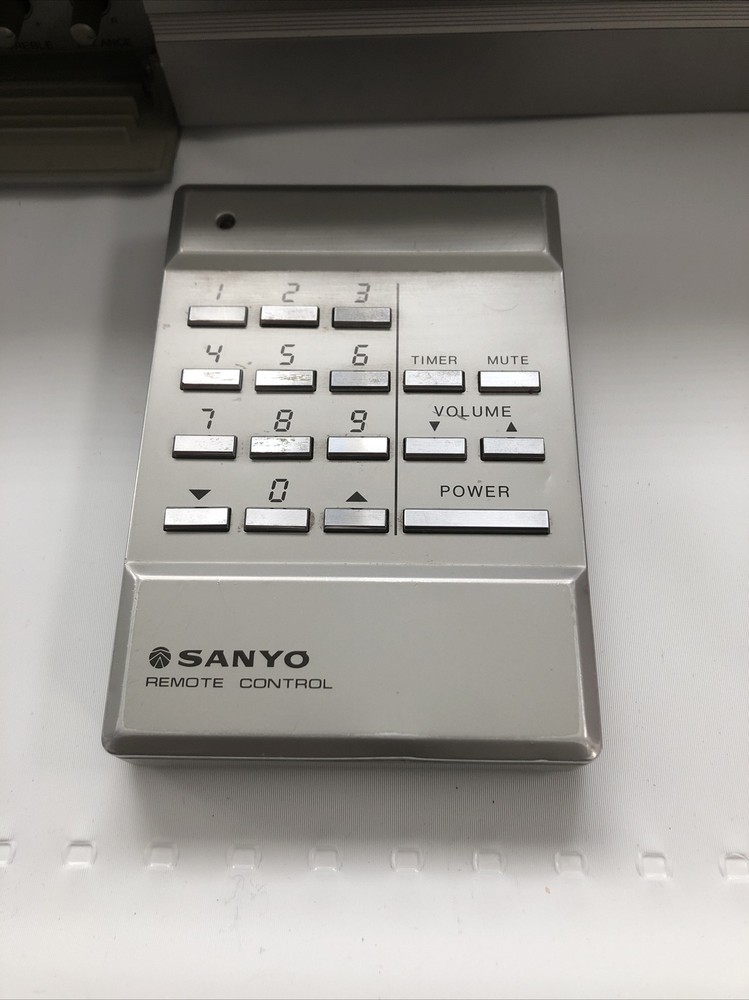 Sanyo Video Control System AVT 95 retro video control switcher with remote