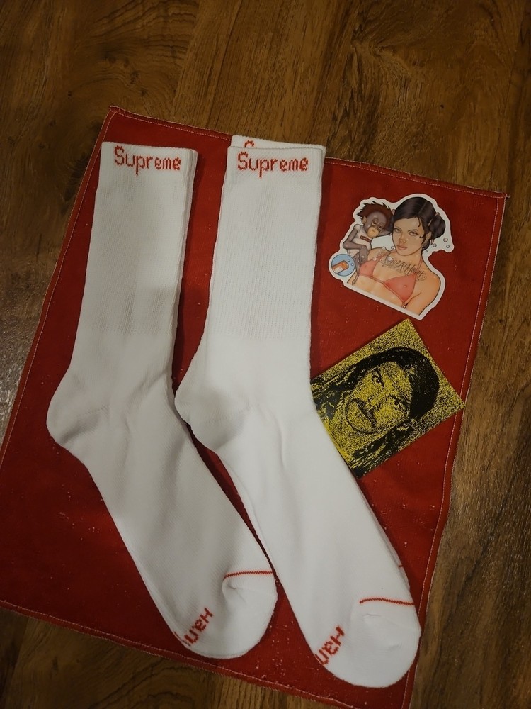 SUPREME SOCKS WHITE (2 PAIRS ONLY)AUTHENTIC