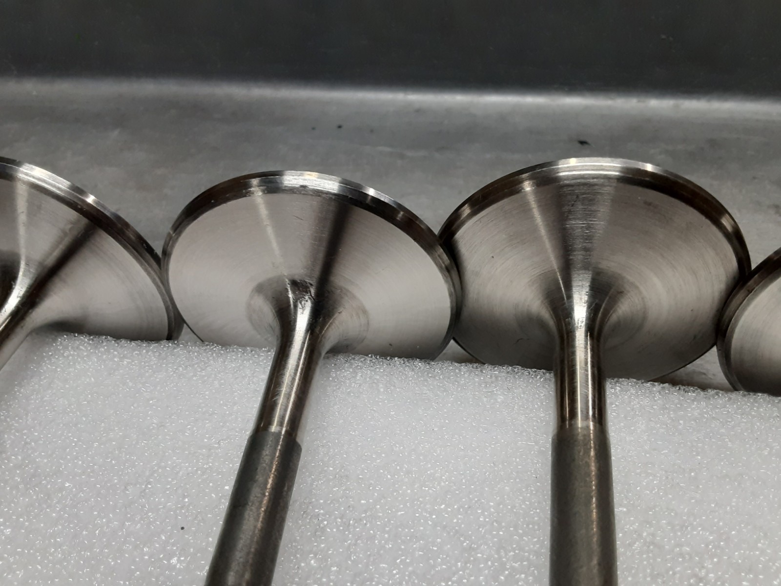 8 Del West 2.250x11/32x5.475 Titanium Intake Valves