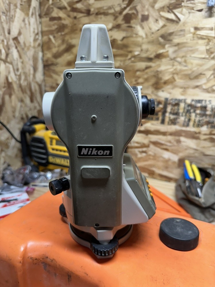 NIKON MODEL NE-20H DIGITAL THEODOLITE