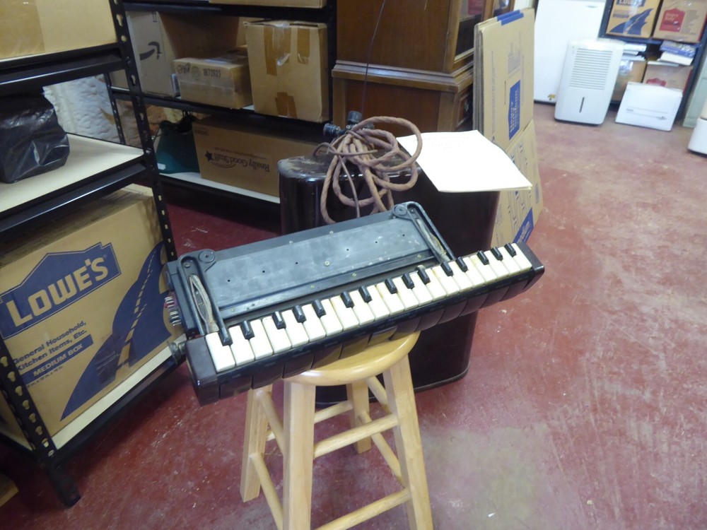 Musical instrument - Hammond Solovox