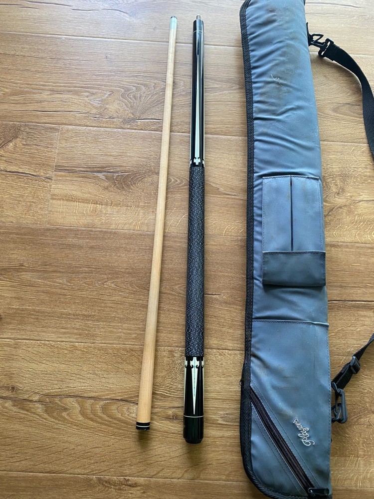 Rage Pool Cue Stick - 2 piece 20 oz Very Nice Excellent