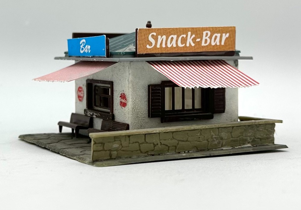 HO Scale Roadside  Snack Bar Custom/Weathered Painted