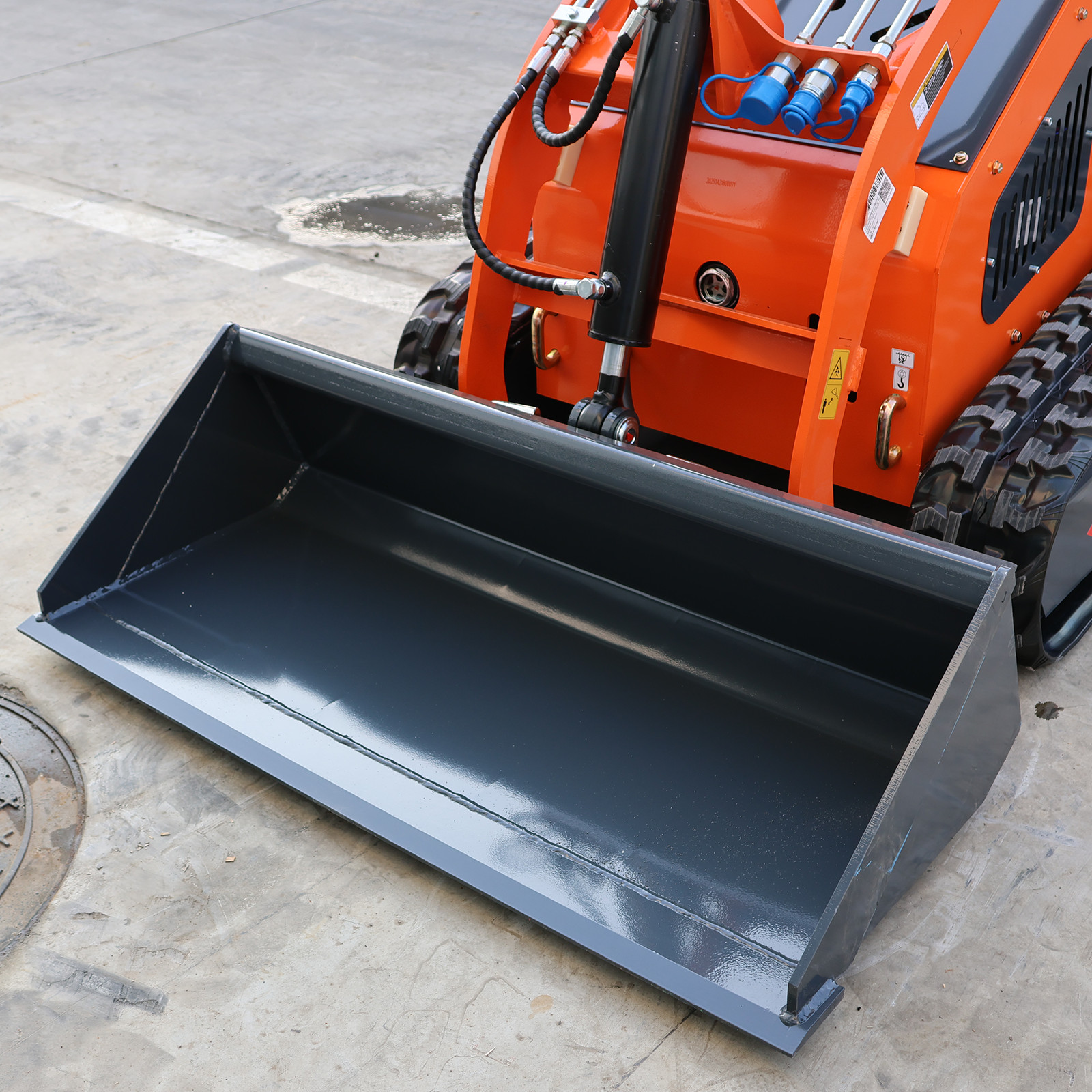 24HP Mini Skid Steer Loader 2-Cylinder Engine with Pallet Fork