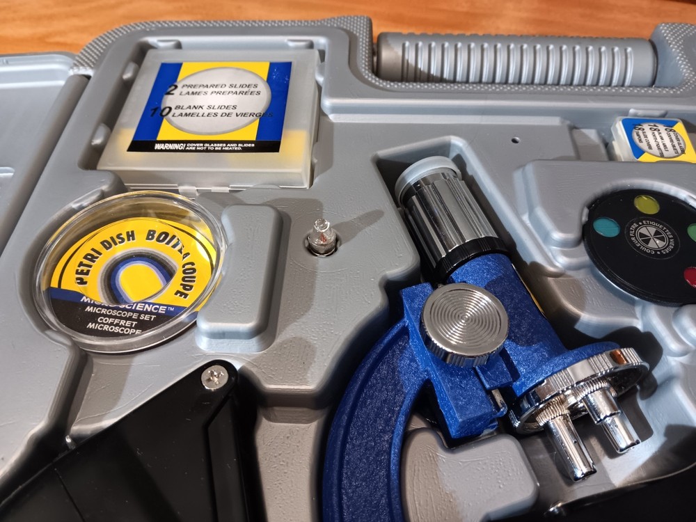 Konus KonuScience Zoom Microscope w/Projector Accessory Kit & Carrying Case