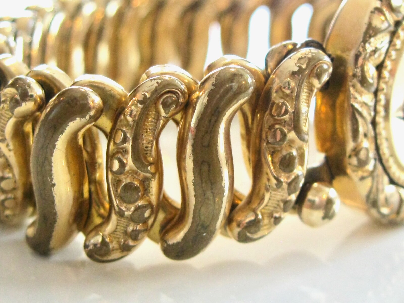 VINTAGE 1940'S WWII ERA SWEETHEART EXPANSION STRETCH BRACELET w RHINESTONES ACME