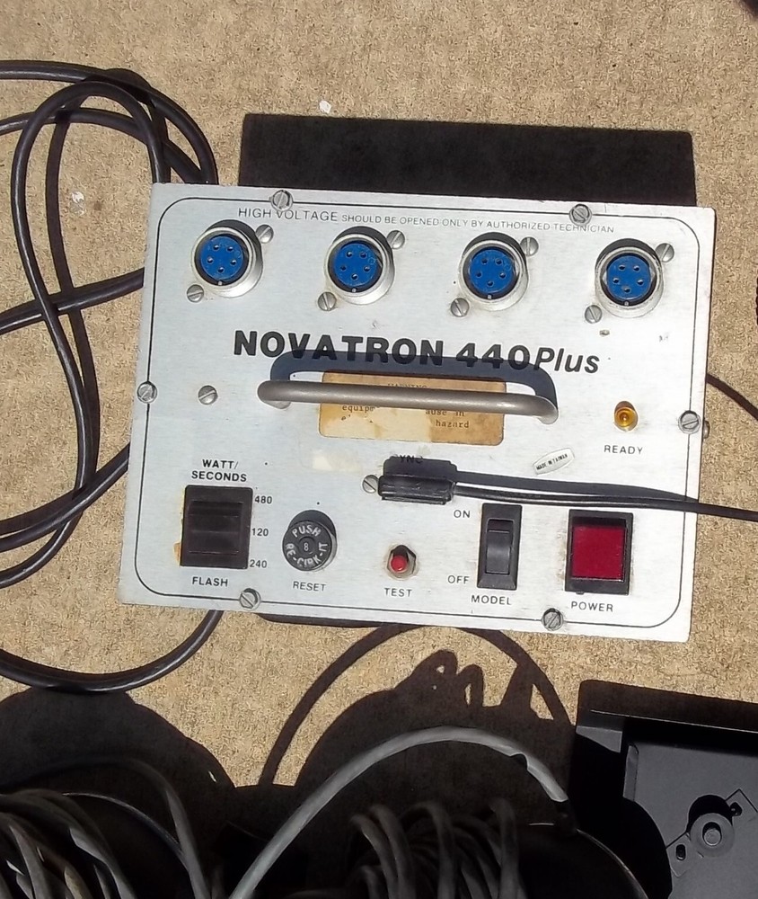 NOVATRON 440 PLUS STUDIO LIGHTING SYSTEM