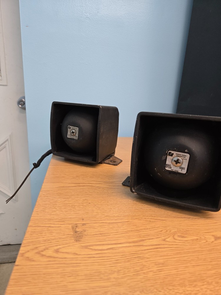Federal BP100 Speakers with brackets