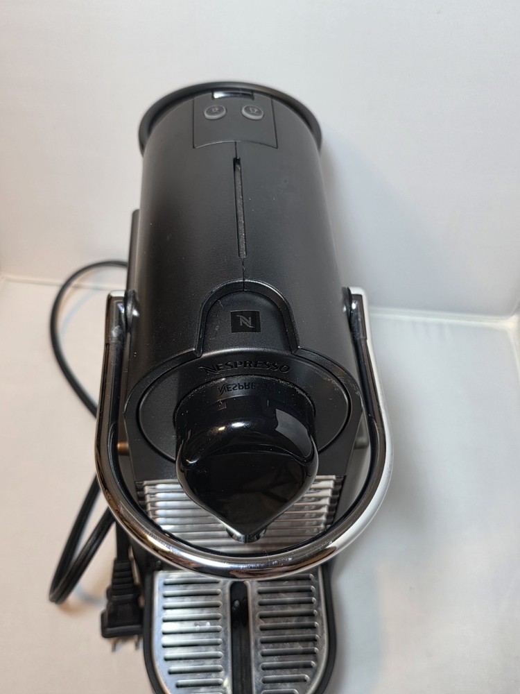 Nespresso Pixie Type C60 Espresso Coffee Pod Machine Maker & Descaling Kit