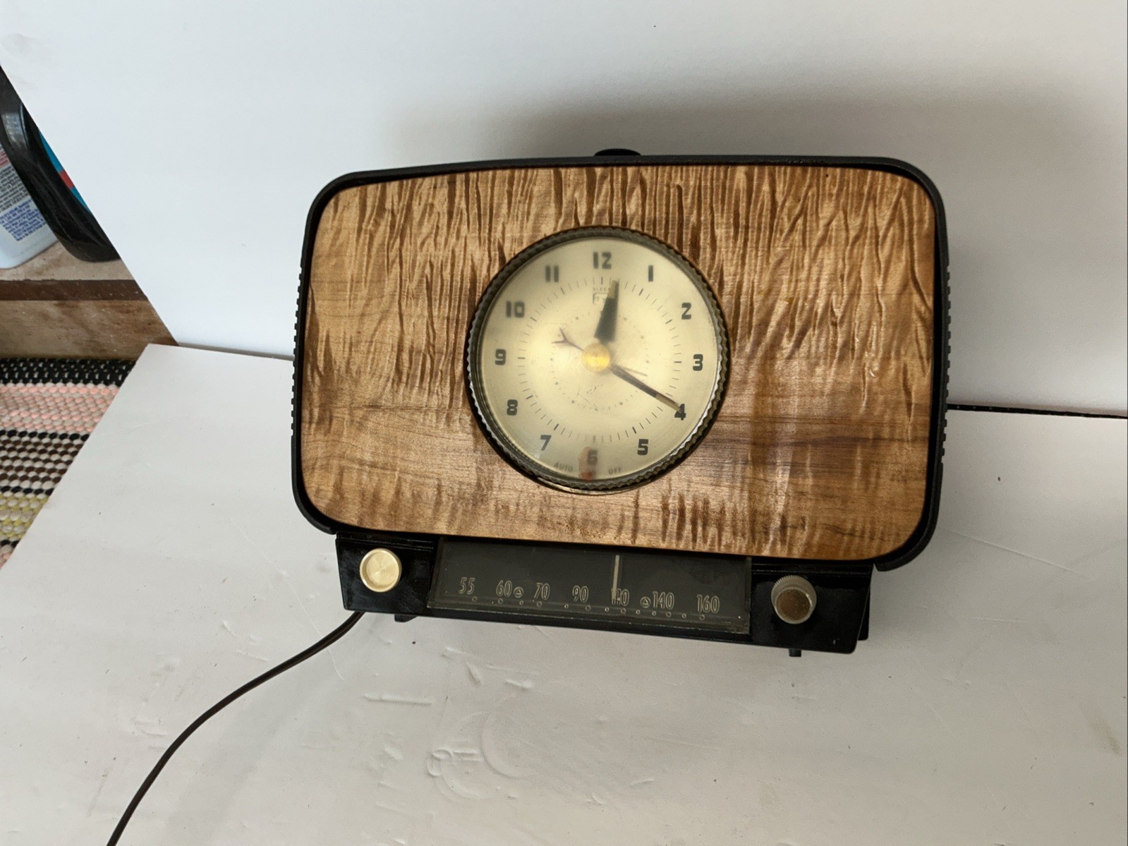 Vintage RCA Victor 5C581 "Debonair" Clock Radio (1954) Antique Works!