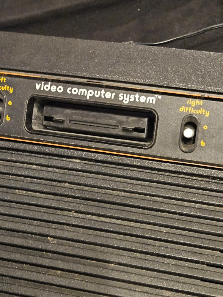 Atari 2600 Video Computer System CX-2600 6-Switch Woodgrain Console VCSOriginal