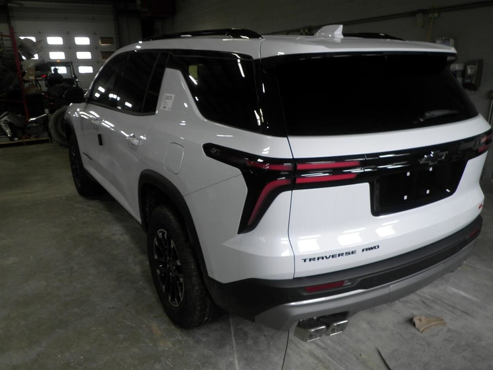 2026 Traverse Z71 Upper Air Shutter