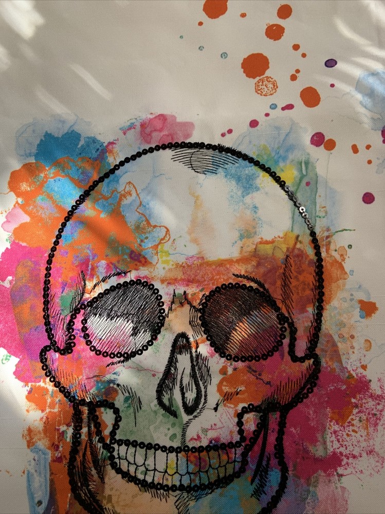 witches brew skull table cloth size 13 X 72