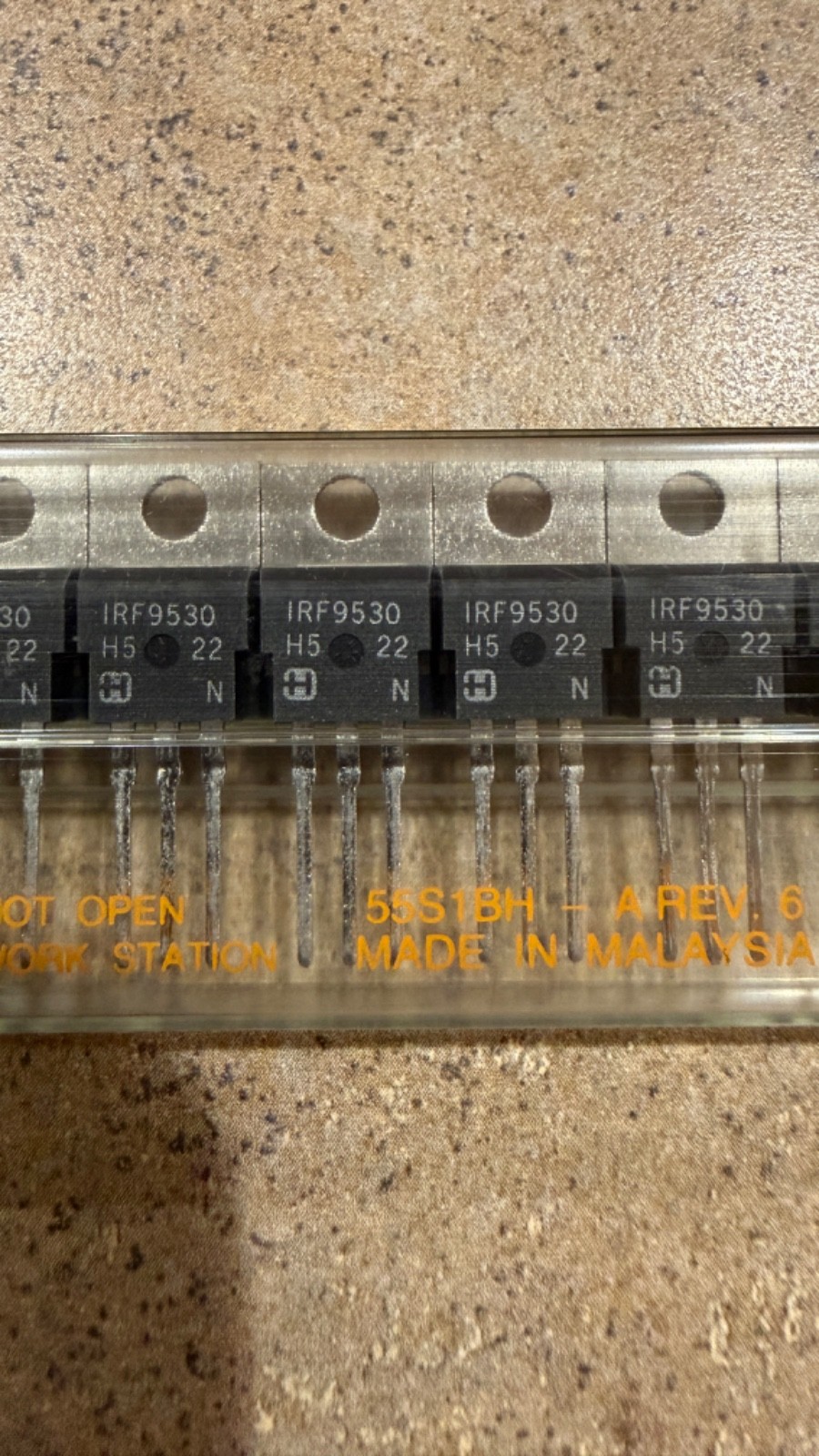 LOT OF 50 IRF9530 Harris P-Channel MOSFET 100Vdss 12A 75W Through Hole TO-220-3