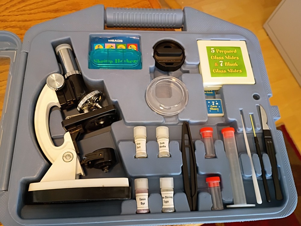 Meade 28-Piece Microscope Kit 100x 400x 900x From 2005