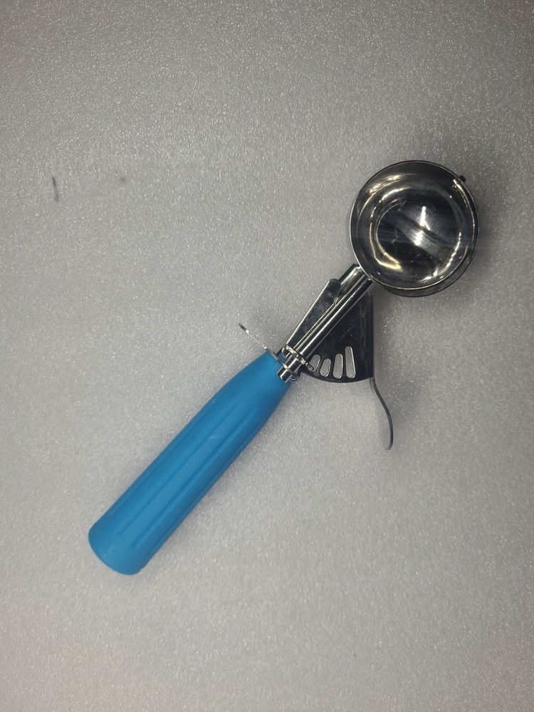 Ice Cream Scoop w/ Thumb Sweep