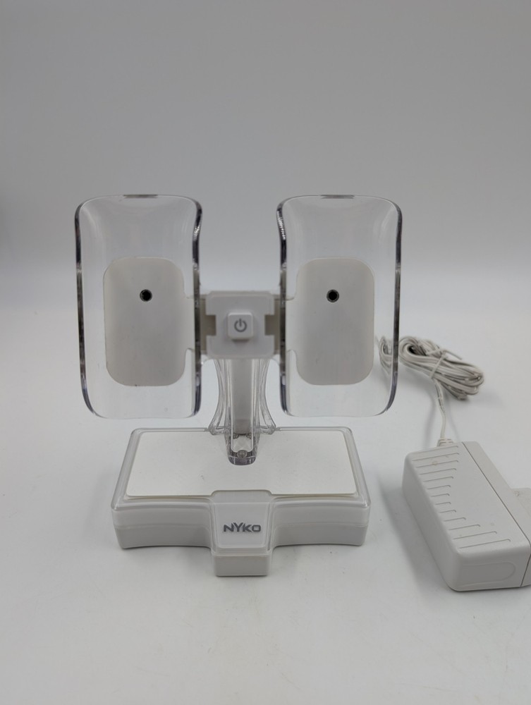 Nyko Charge Base 87048-E14 Wii Controllers