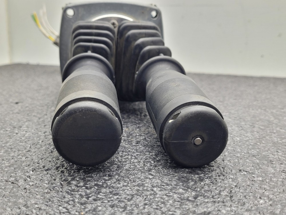 OEM Dual Stick MS8 Single Axis Hall Effect Joystick Controller HCMS8M17121