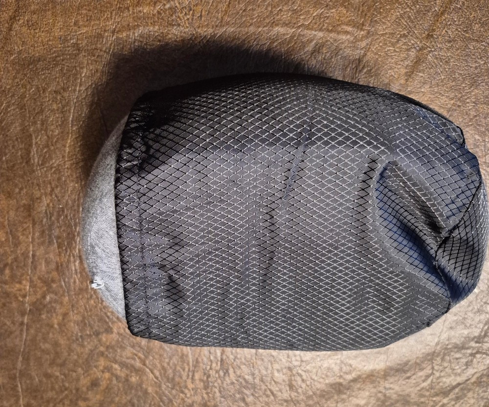 Travel Neck Pillow, with case, no tags