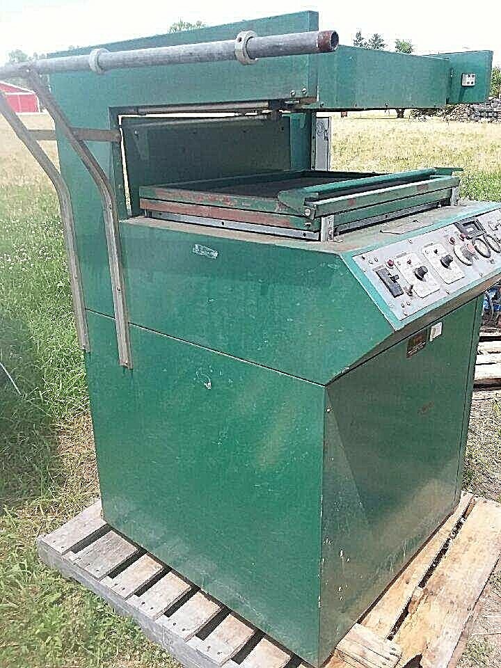 Quality Vacuum Forming Machine LA