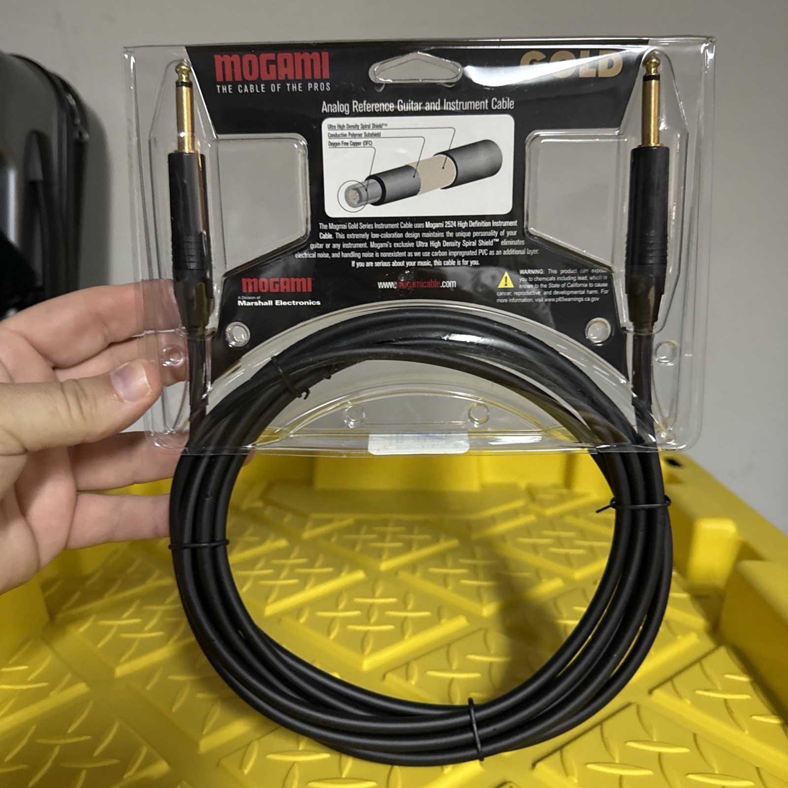 Mogami Gold Shielded Instrument Cable 10ft 1/4" Jack Male to Male Black