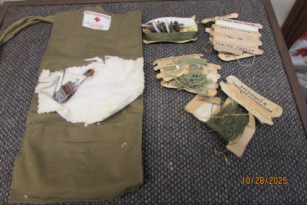 WW2 US Army HBT Red Cross Sewing Kit with Buttons / Siskiyou Co.