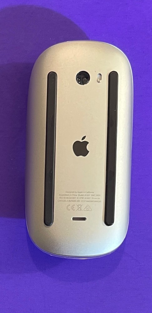 Apple A1657 Magic Mouse 2 Wireless Mouse - Silver (MLA02LL/A) Works Perfect!