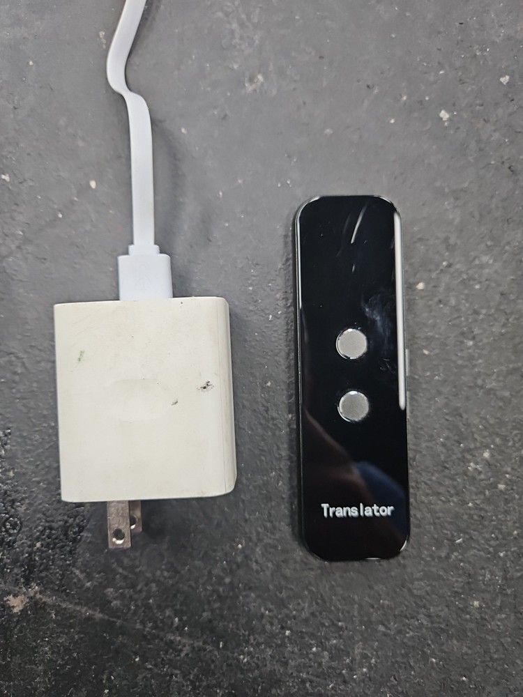 Portable instant voice translator device. bluetooth. Tested