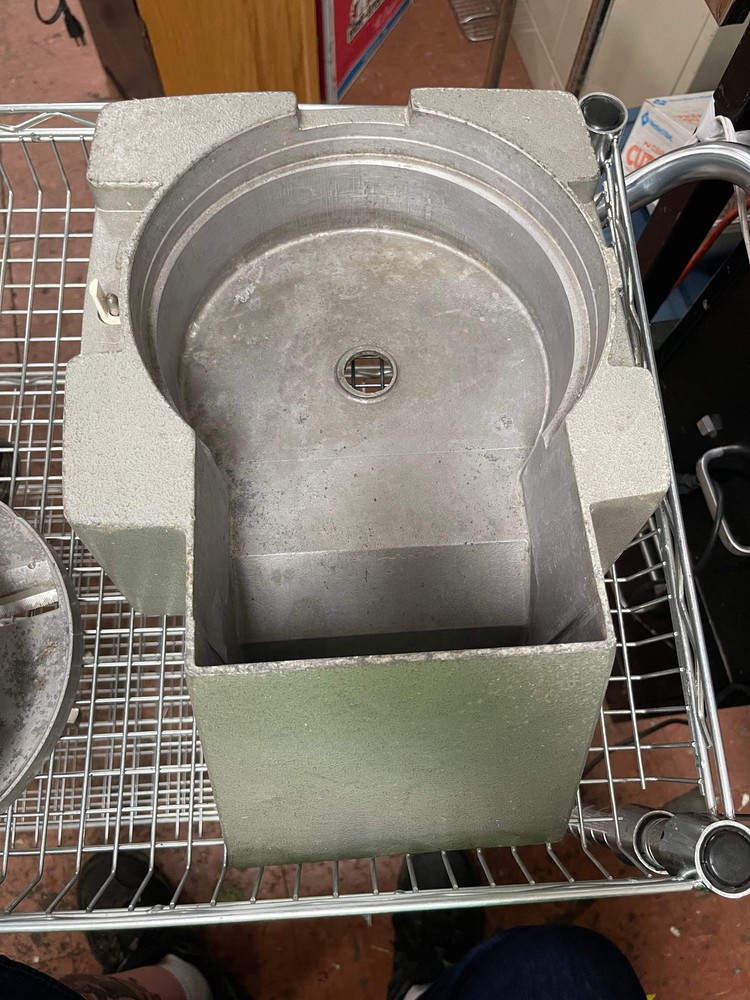 Robot Coupe CL400 Continuous Feed Attachment with 2 Blades.