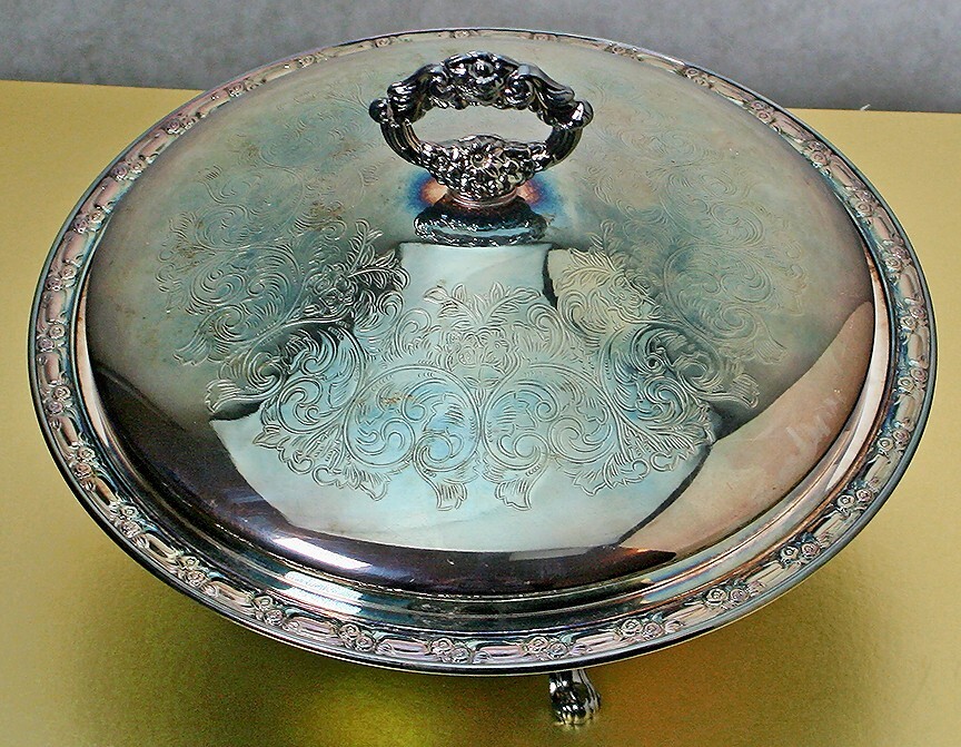 Oneida Silver Plated 3-Footed Round Serving Dish with Engraved Lid