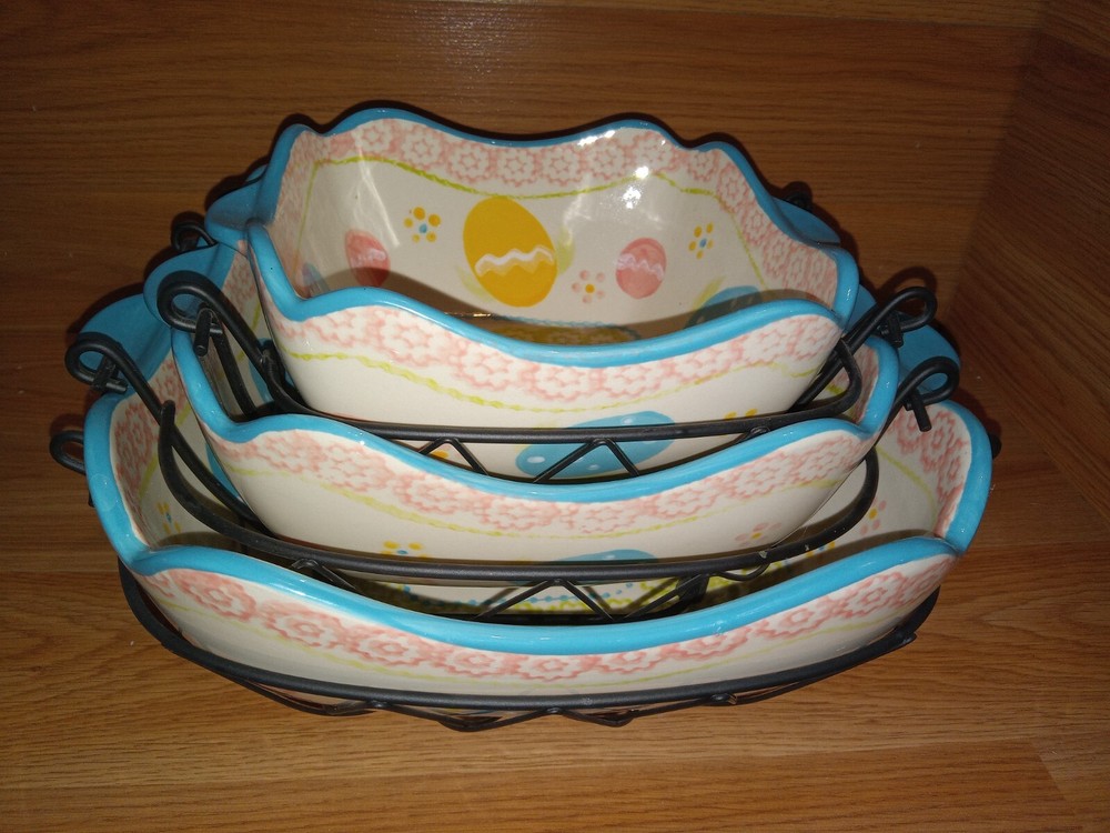 6 Piece Temptations Old World Easter Style bakeware And Carrying Baskets