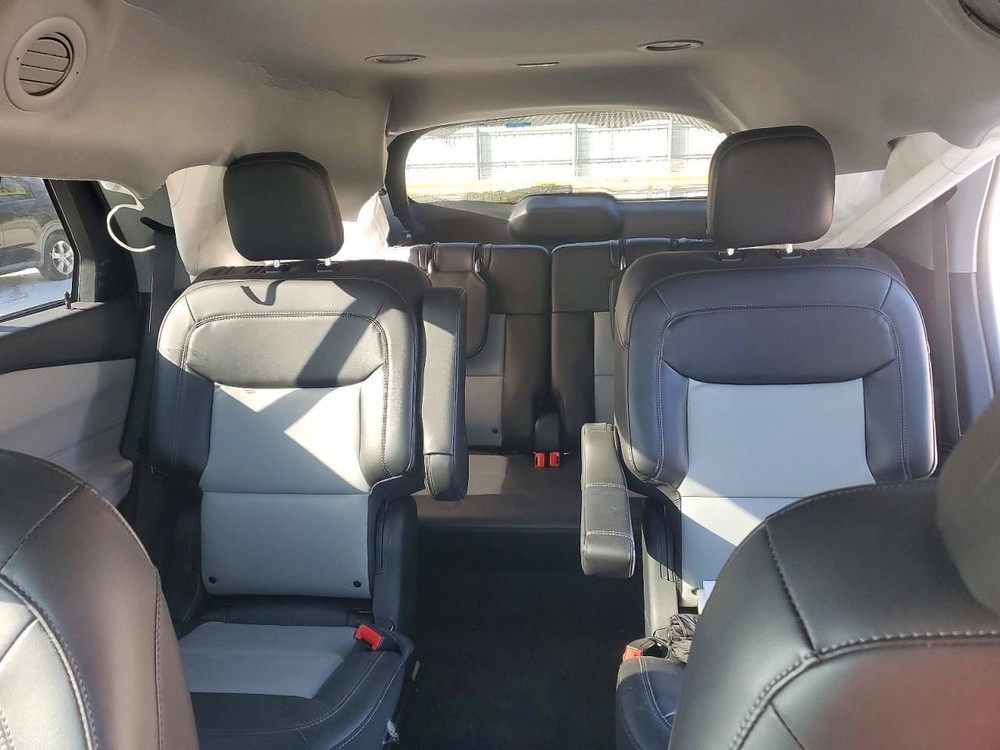 EXPLORER 2022 Glove Box 5001795