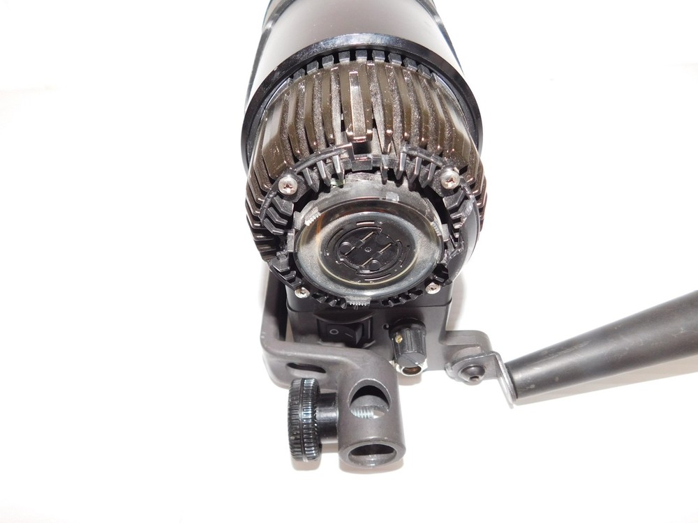 ^^ LOWEL PRO POWER LED DAYLIGHT (SLJ37)