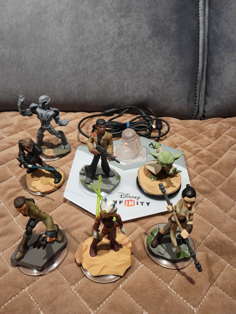Disney infinity characters 3.0 and portal Base