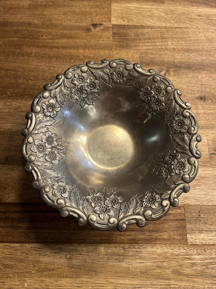 Vtg Pedestal Bowl Candy Dish Tarnish Protected Silverplate Holiday Imports