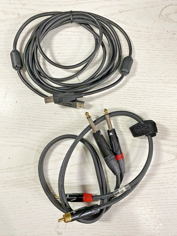 Pioneer DDJ-SR DJ Controller with carrying case.