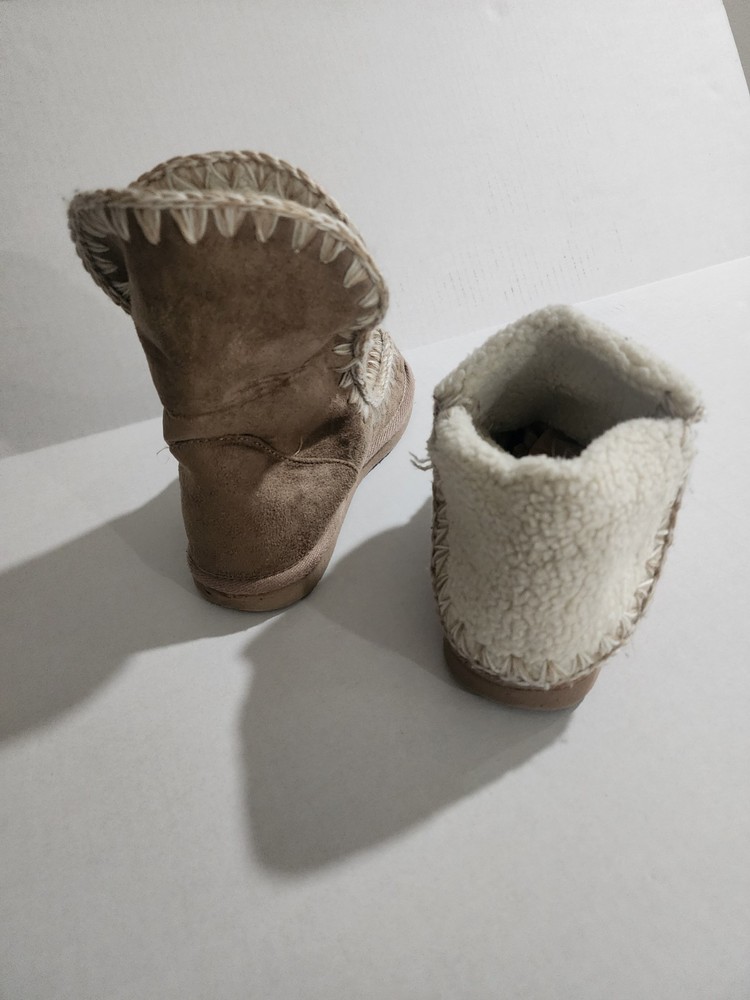 Eskimo Boots Size 5 Gently Worn No Box Great Condition