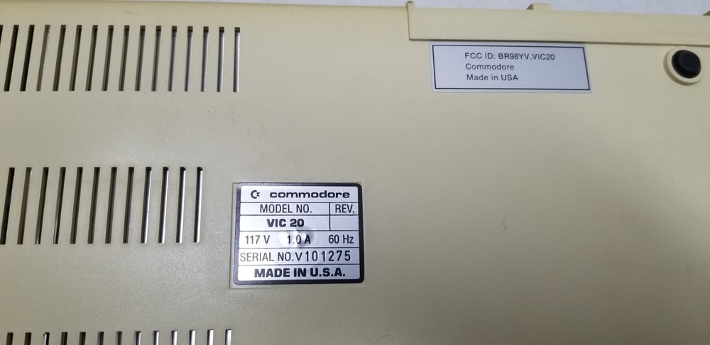 Vintage Commodore VIC-20 Computer System W/ Box Manual & Cords Powers Up