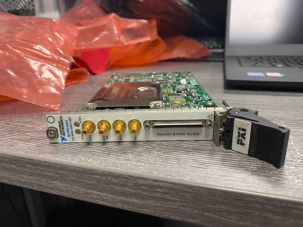National Instruments PX1-5441 Arbitrary Waveform Generator