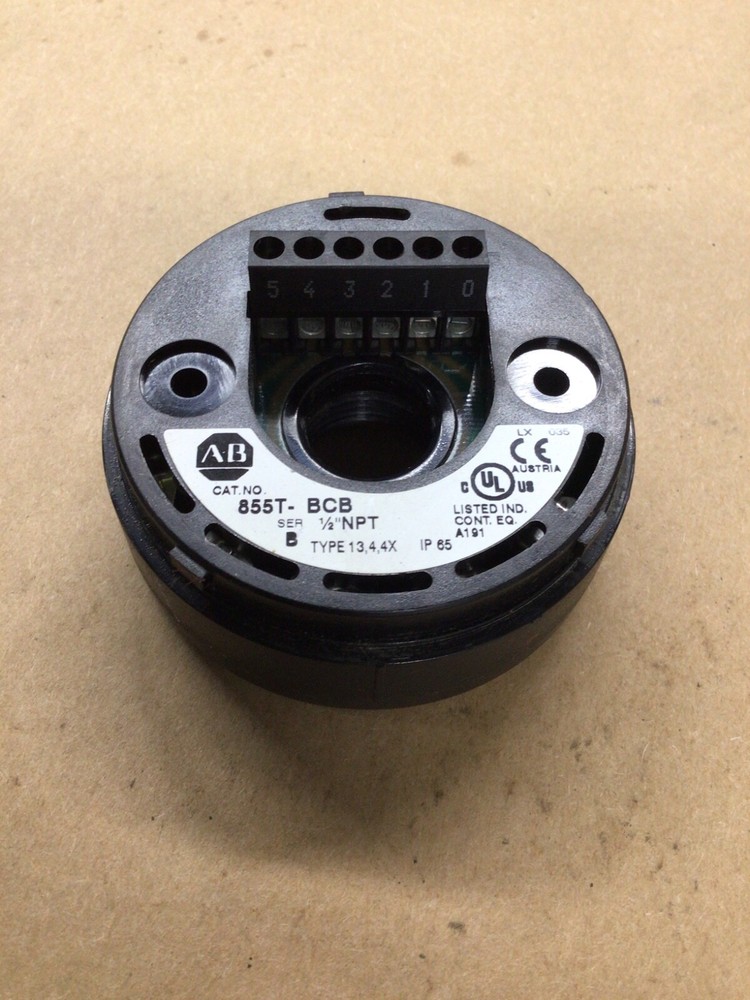 Allen-Bradley 855T-BCB 1/2"NPT Stack Light Base SER B #4024J106
