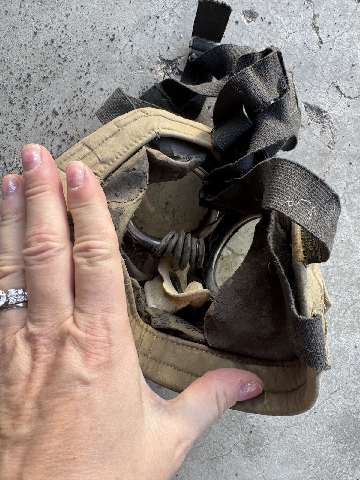 Vintage Dutch commercial Model 128 gas mask For Rehab Display 1930’s Rehab