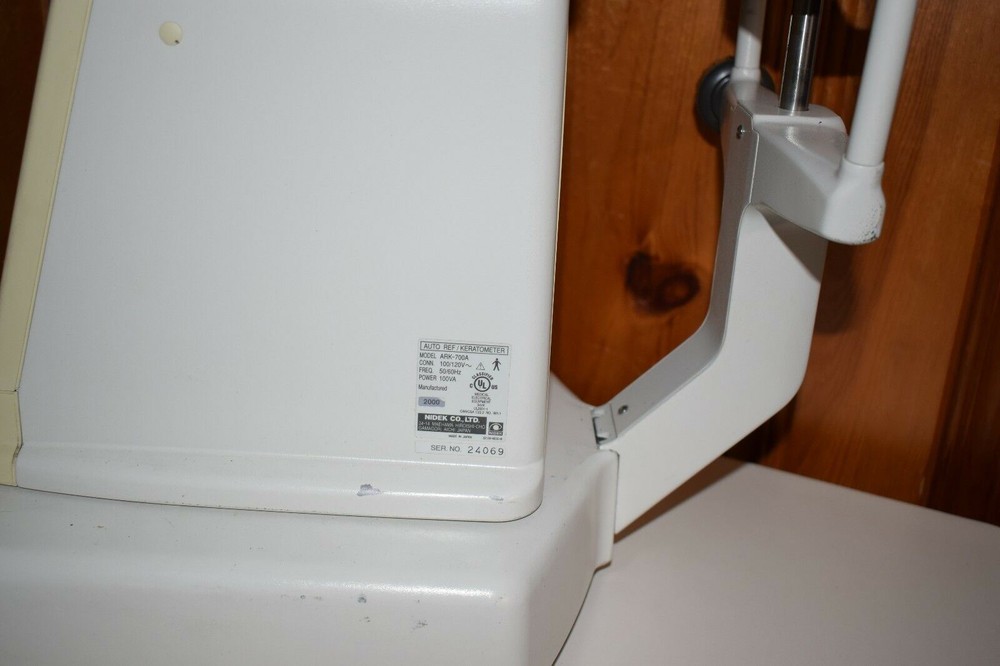 Nidek ARK 700-A autorefractor-not a keratometer