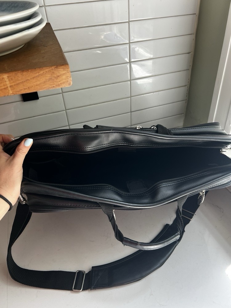 Targus Leather Notebook/Laptop Case Black And Shoulder Strap