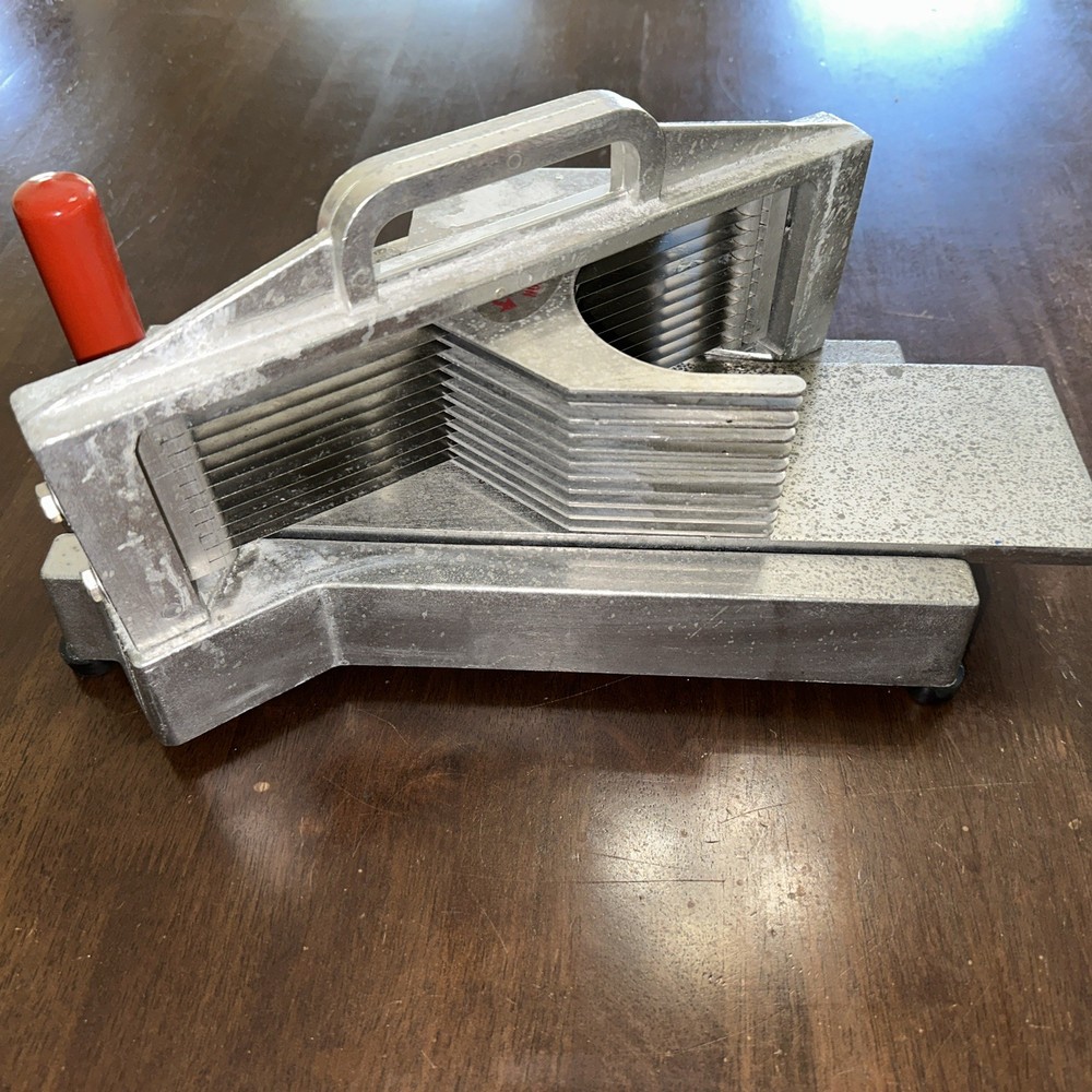 "The Ultimate Tomato Slicer" Milton T500