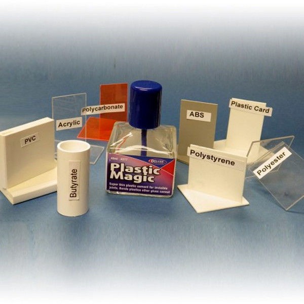 Deluxe Materials Plastic Magic Cement for Styrene/Acrylic AD77