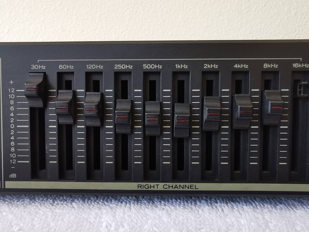 TEAC EQA-5 Stereo 10-Band Graphic Equalizer Tested SEE VIDEO Read Description