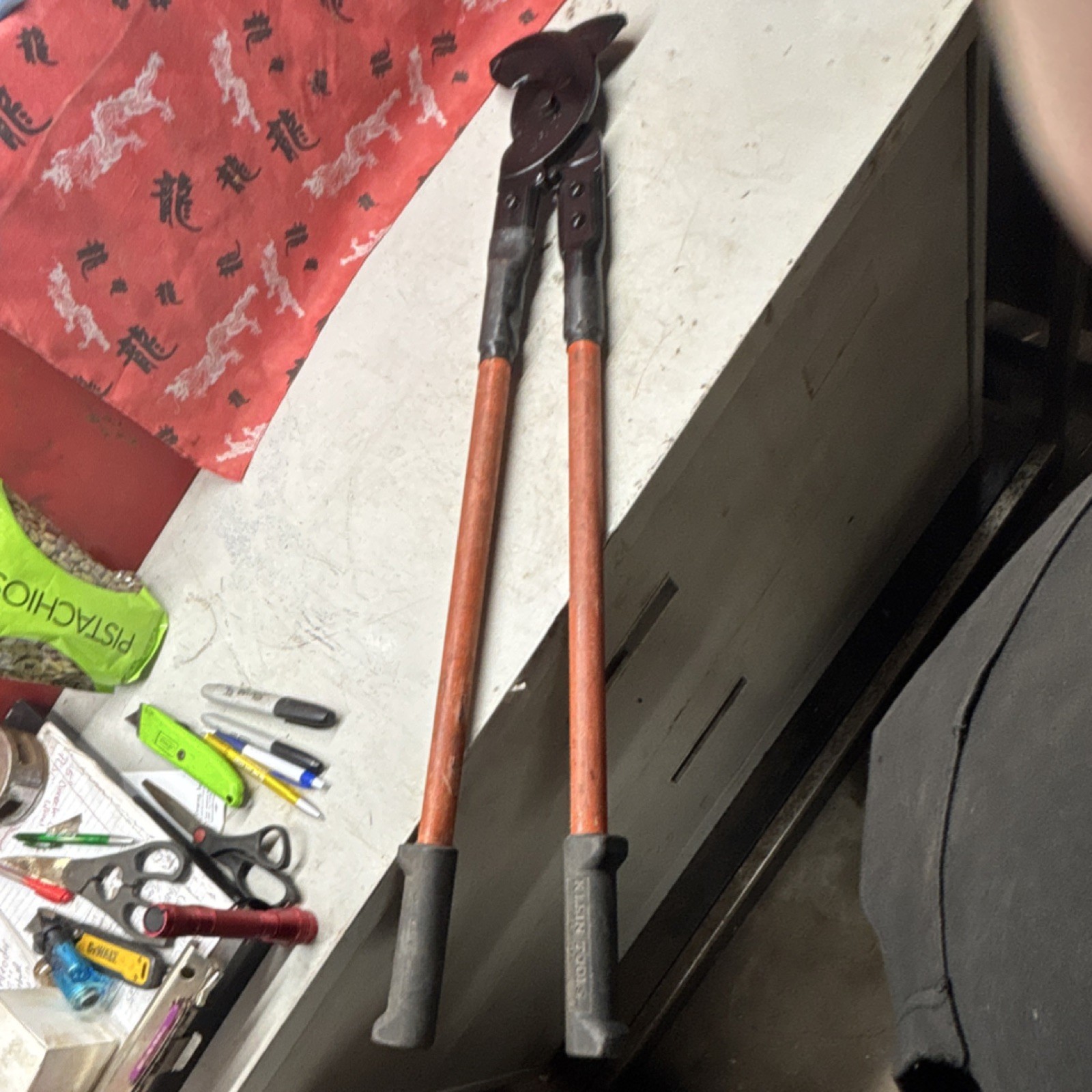 Klein Tools Manual Ratcheting Cable Cutter for Copper, 1 3/4” Max, 32 in #63045