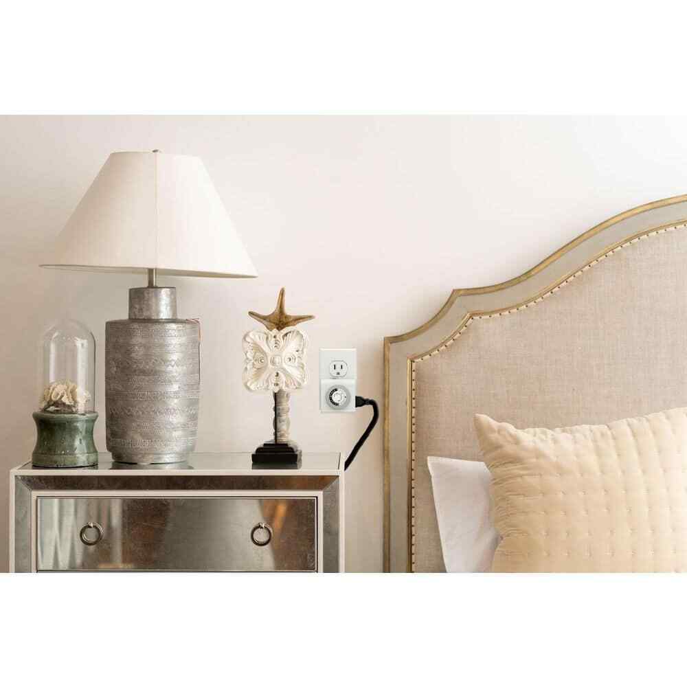 Defiant 24-Hour Indoor Plug-In Basic Mechanical Timer