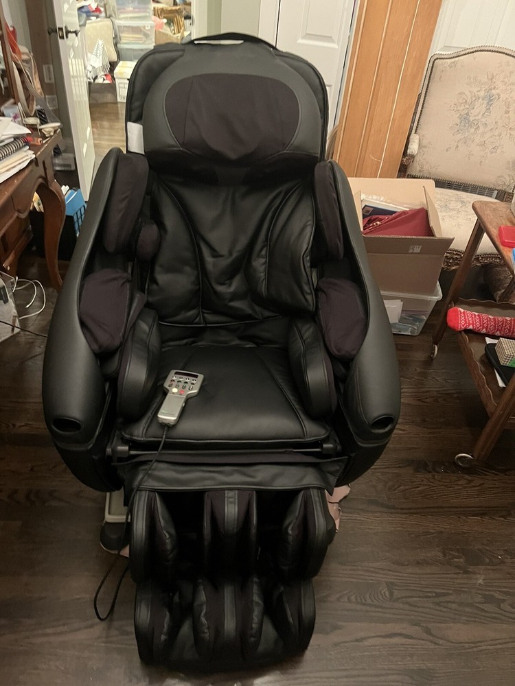 Inada Dreamwave Massage Chair HCP-11001A